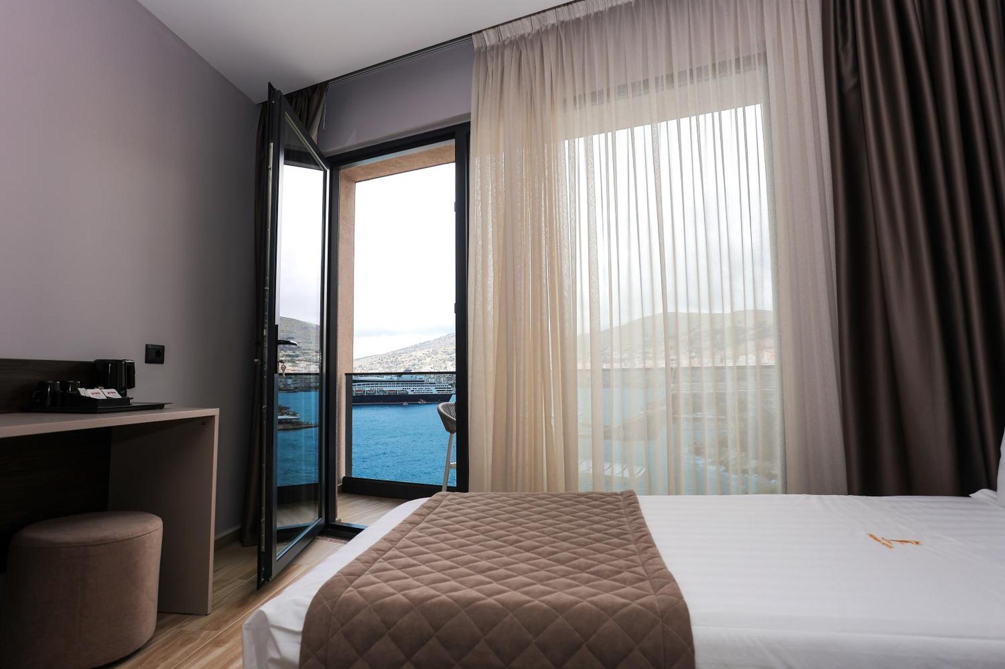 Joelle Premium Hotel ซารานเดอ ภายนอก รูปภาพ